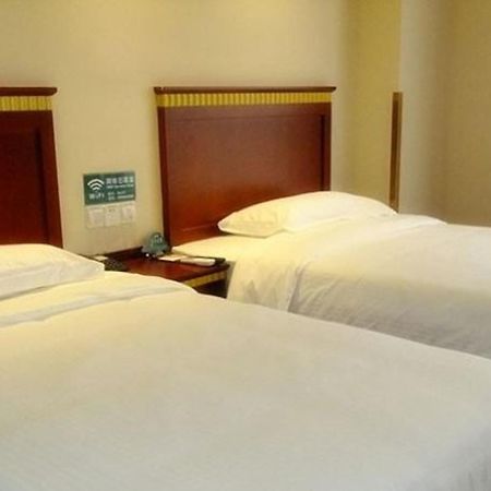 Greentree Inn Chongqing North Railway Station Express Hotel Exterior photo