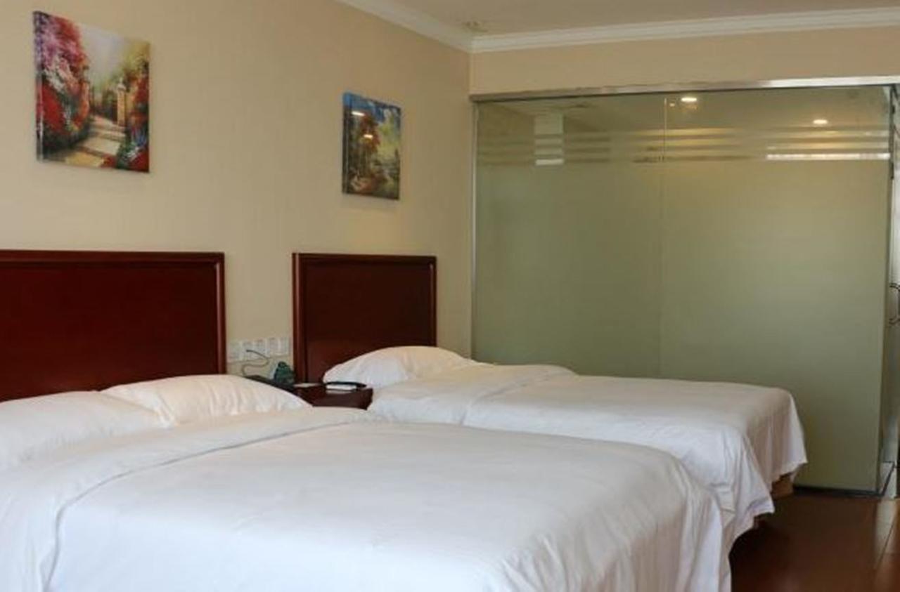 Greentree Inn Chongqing North Railway Station Express Hotel Exterior photo